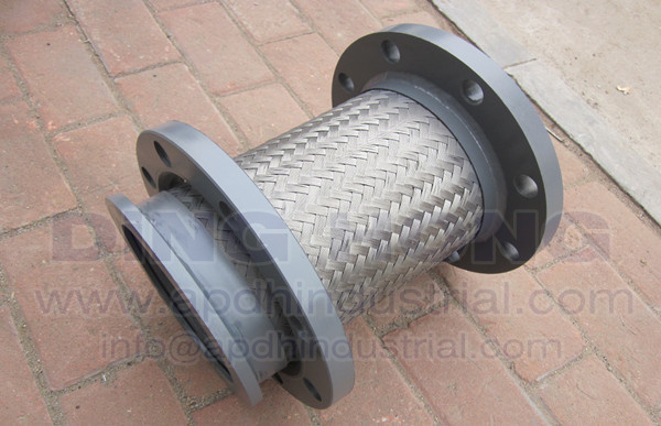 Braided metal hose with flange