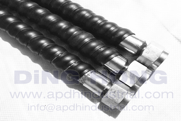 Wear resistant stainless flexible hose