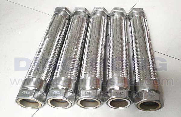 Flexible steam hose pipe